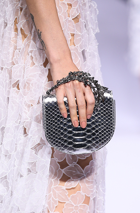 Самые красивые сумки с Недели моды Haute Couture в Париже