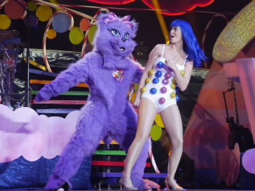 Кэти Перри (Katy Perry) повеселилась на концерте в Лондоне Кэти Перри (Katy Perry) повеселилась на концерте в Лондоне