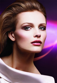 Dior этой весной исполняет гимн женственности и естественности Dior этой весной исполняет гимн женственности и естественности