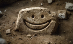 Смайлик и фаллос: в римских руинах нашли древний рельеф исключительного качества