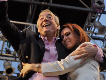 Нестор Киршнер (Néstor Kirchner) и Кристина Фернандес де Киршнер (Cristina Fernández de Kirchner) Нестор Киршнер (Néstor Kirchner) и Кристина Фернандес де Киршнер (Cristina Fernández de Kirchner)