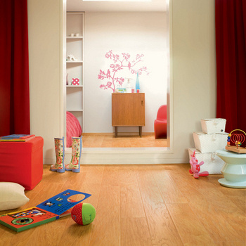 Ламинат из коллекции Country, лакированный клен, Quick-Step, компании Unilin Flooring, «Паркет-Пол 21 век». Ламинат из коллекции Country, лакированный клен, Quick-Step, компании Unilin Flooring, «Паркет-Пол 21 век».