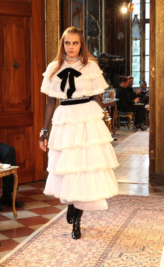 Показ Chanel Métiers d'Art 2014 в ЗальцбургеПоказ Chanel Métiers d'Art 2014 в Зальцбурге