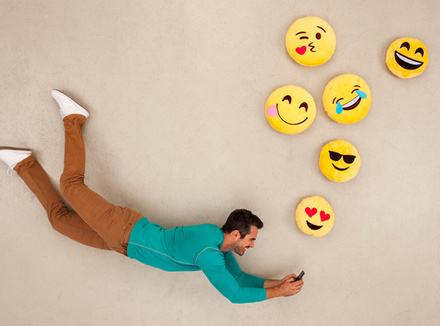 Emoji: игра смайлов или будущее языка? Emoji: игра смайлов или будущее языка?