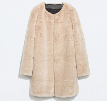 Пальто из искусственного меха Zara, 6599 р.