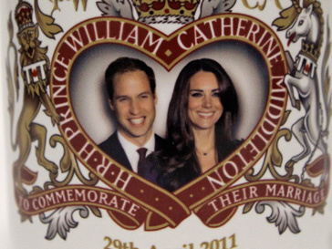 Изображение принца Уильяма (Prince William) и Кейт Миддлтон (Kate Middleton) на сувенирной кружке Изображение принца Уильяма (Prince William) и Кейт Миддлтон (Kate Middleton) на сувенирной кружке