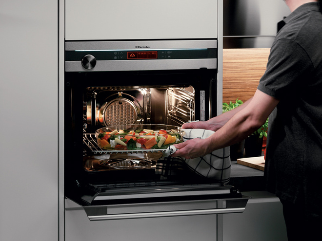 Духовой шкаф с функцией пара от Electrolux Духовой шкаф с функцией пара от Electrolux