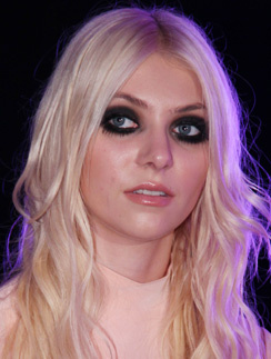 Тэйлор Момсен (Taylor Momsen) Тэйлор Момсен (Taylor Momsen)