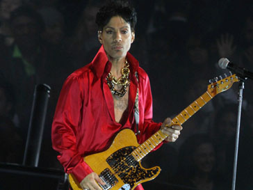 Принц (Prince) прогнал Ким Кардашьян со сцены Принц (Prince) прогнал Ким Кардашьян со сцены