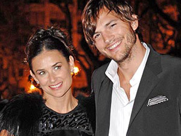 Деми Мур (Demi Moore) и Эштон Катчер (Ashton Kutcher) работают над своими отношениями каждый день Деми Мур (Demi Moore) и Эштон Катчер (Ashton Kutcher) работают над своими отношениями каждый день