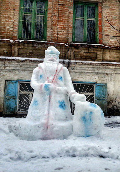 Фото снежного Ростова 2016 Фото зимнего Ростова: забавные снеговики на улицах города 2016