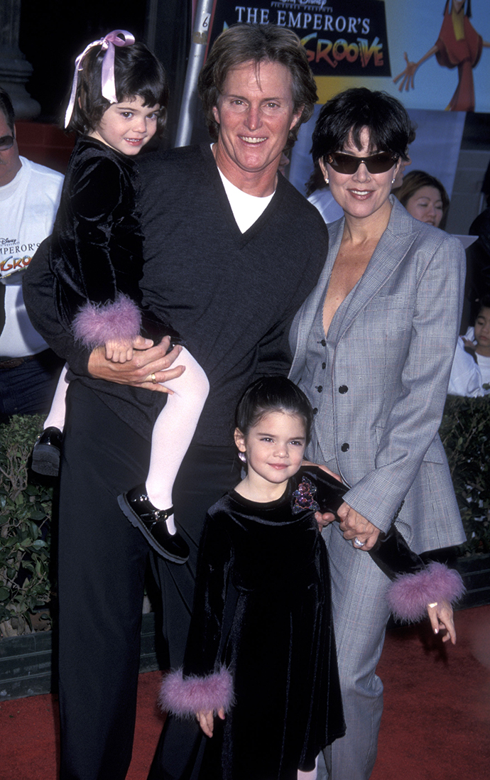 Брюс и Крис Дженнер с дочерьми Кайли и Кендалл, 2000