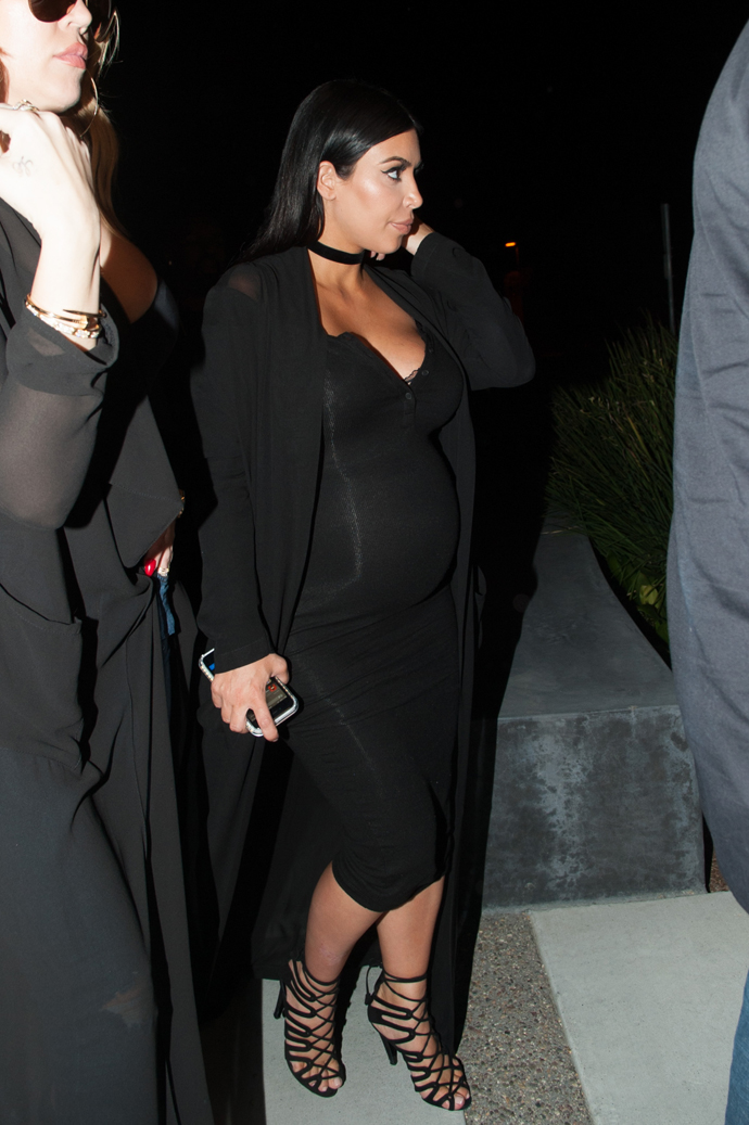 30 лучших нарядов беременной Ким Кардашьян