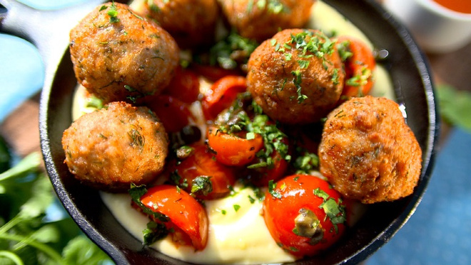 Куриные митболы с пюре из пастернака Куриные митболы с пюре из пастернака