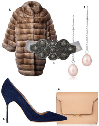 1. Шуба из соболя Braschi; 2. серебряные серьги с жемчугом Tiffany & Co; 3. пояс BASHARATYAN V; 4. клатч Marni; 5. туфли Manolo Blahnik