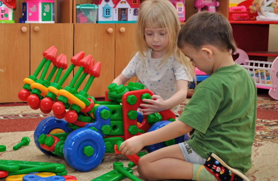 Самые большие пластмассовые констр... Самые большие пластмассовые констр...