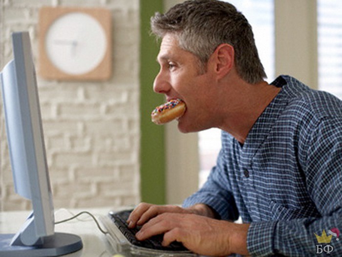 Сидит муж в интернете, жует яблоко... Сидит муж в интернете, жует яблоко...