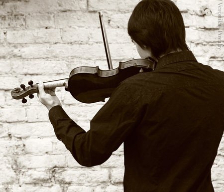 Играла скрипка, для глухих играла.... Играла скрипка, для глухих играла....