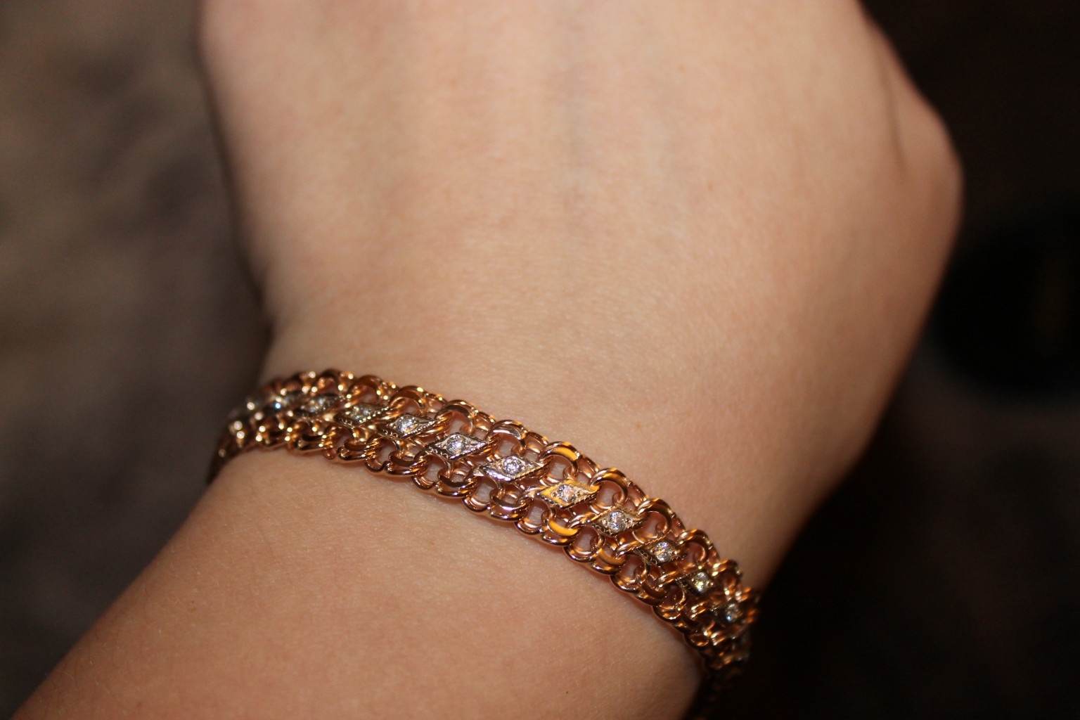 Очень хорошее предложение по золотым цепям и браслетам! Очень хорошее предложение по золотым цепям и браслетам!