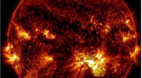 Учёные наблюдают солнечное пятно, равное 10 планетам величиной с Землю Учёные наблюдают солнечное пятно, равное 10 планетам величиной с Землю