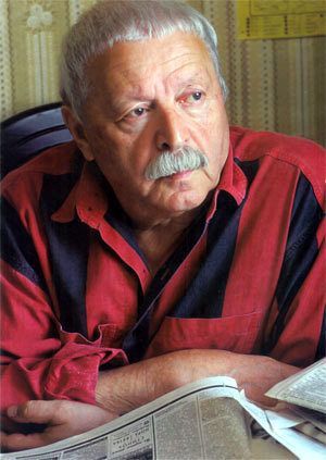 ЮРИЙ ЛЕВИТАНСКИЙ У НОВОГОДНЕЙ ЕЛКИ ЮРИЙ ЛЕВИТАНСКИЙ У НОВОГОДНЕЙ ЕЛКИ