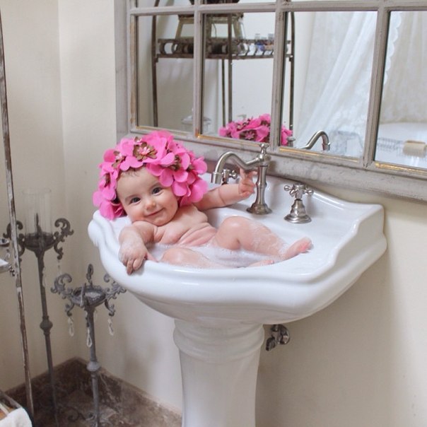 Всем девочкам счастья, радости, легкости, цветения и любви! Всем девочкам счастья, радости, легкости, цветения и любви!