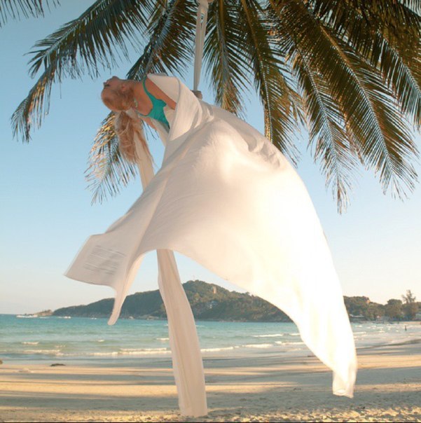 Воздушная йога Воздушная йога