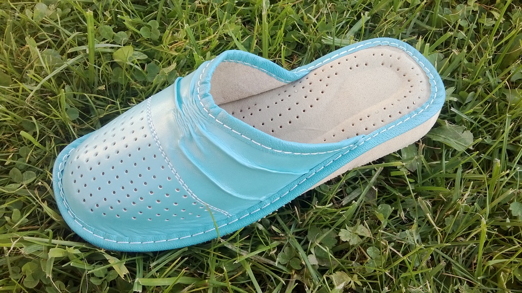 Красивые и комфортные тапочки из натуральных материалов. Стельки с анатомическим профилем обеспечат отдых Вашим ножкам! Красивые и комфортные тапочки из натуральных материалов. Стельки с анатомическим профилем обеспечат отдых Вашим ножкам!