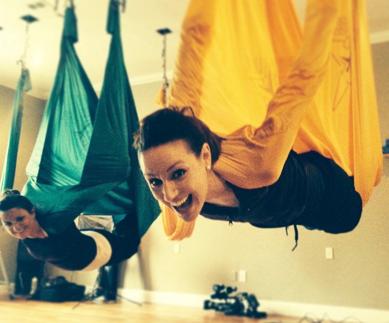 Воздушная йога Воздушная йога