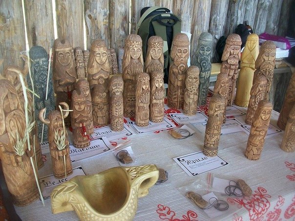 Дерево в оберегах Дерево в оберегах