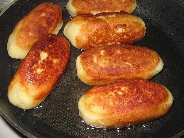 Сосиски в КАРТОФЕЛЬНОЙ шубке Сосиски в КАРТОФЕЛЬНОЙ шубке