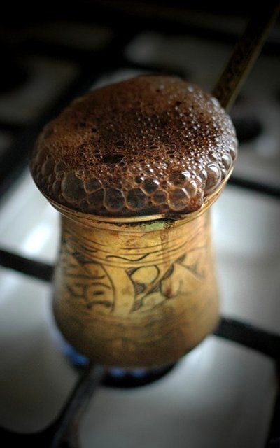 Теперь я понимаю, почему мы пьём много кофе.... Теперь я понимаю, почему мы пьём много кофе....