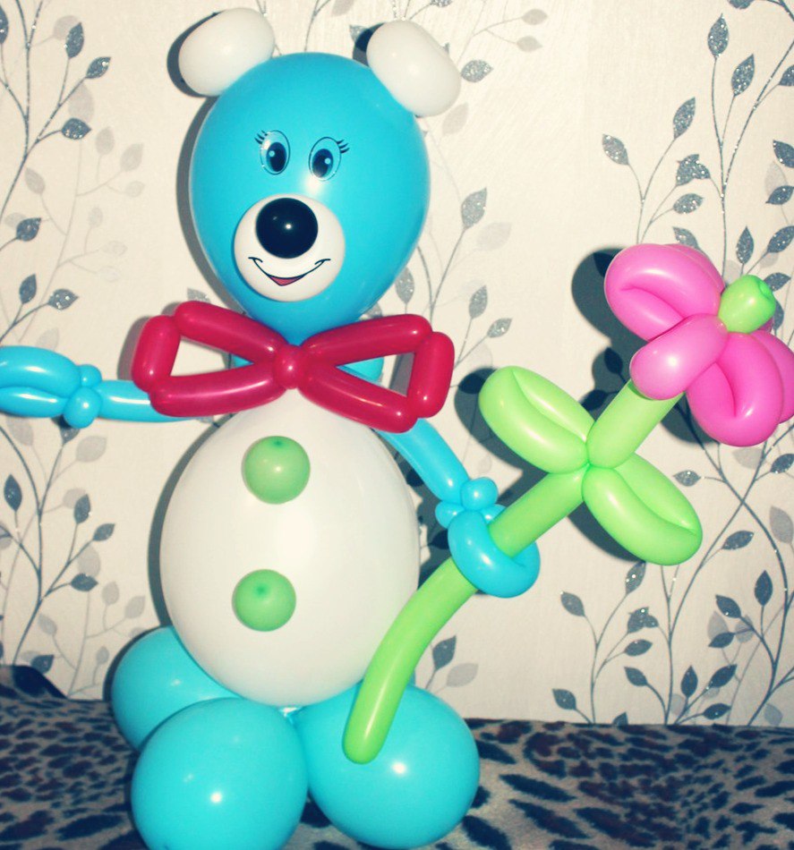 Акция на северного мишку из шаров Акция на северного мишку из шаров