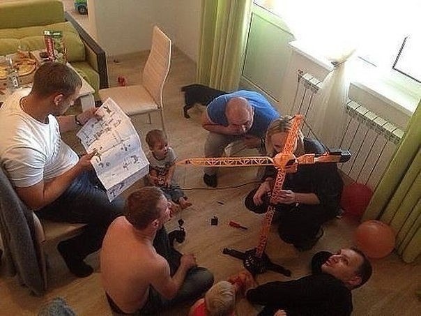 Подарили сыну конструктор на день рождения. Подарили сыну конструктор на день рождения.