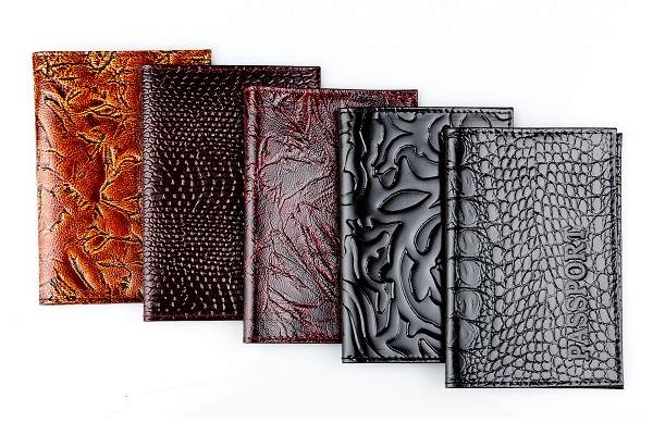 Есть в каждом гардеробе!Ремни - женские, мужские, детские.Кожа и кож/зам от 85 руб.Визитницы, портмоне, бумажники, обложки на паспорт, ключницы и т.д. Есть в каждом гардеробе!Ремни - женские, мужские, детские.Кожа и кож/зам от 85 руб.Визитницы, портмоне, бумажники, обложки на паспорт, ключницы и т.д.