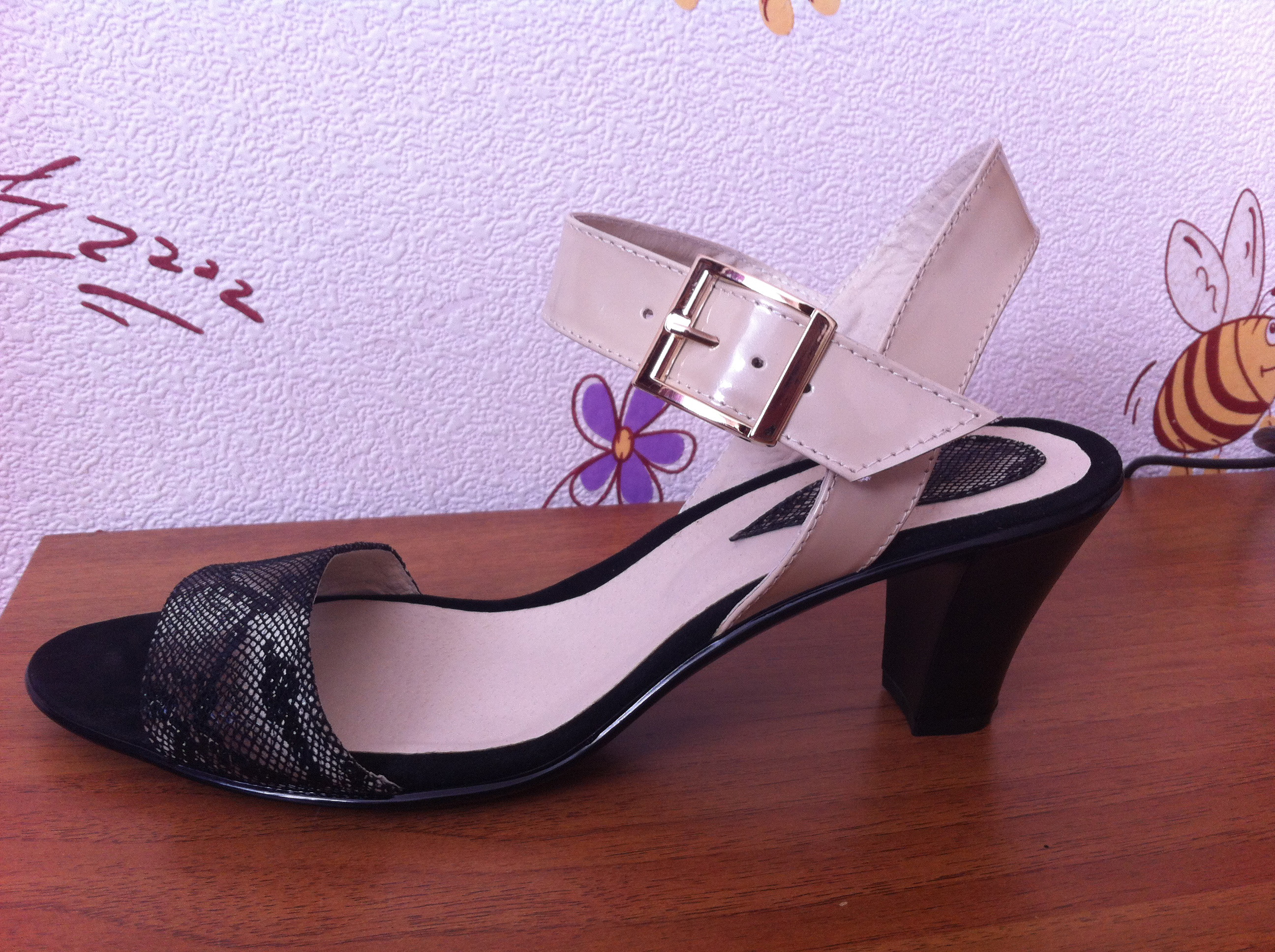 Пристрою босоножки 41 р-р Пристрою босоножки 41 р-р