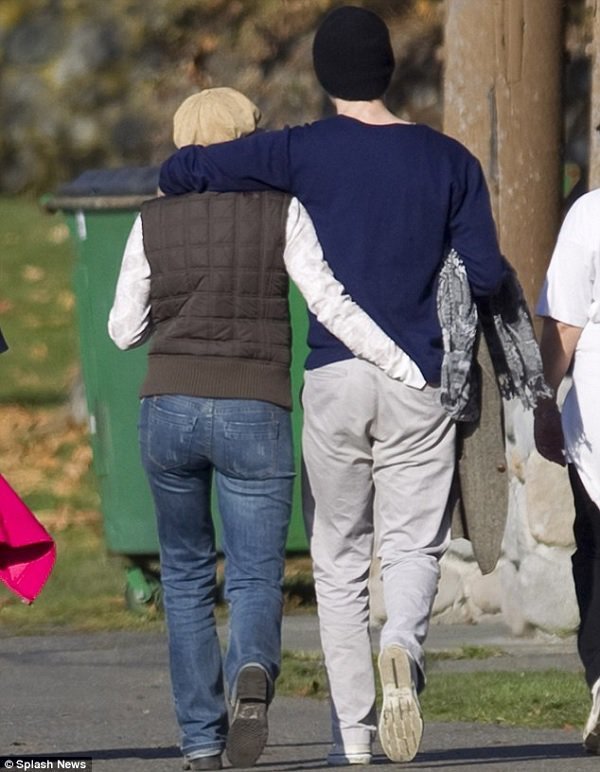 Как вы обнимаете человека и что это говорит о ваших отношениях Как вы обнимаете человека и что это говорит о ваших отношениях