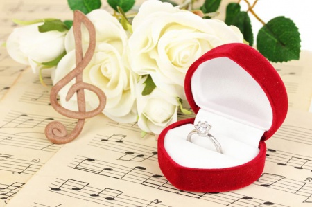 Не суйте куда попало свои пальцы. Особенно в обручальные кольца... Не суйте куда попало свои пальцы. Особенно в обручальные кольца...