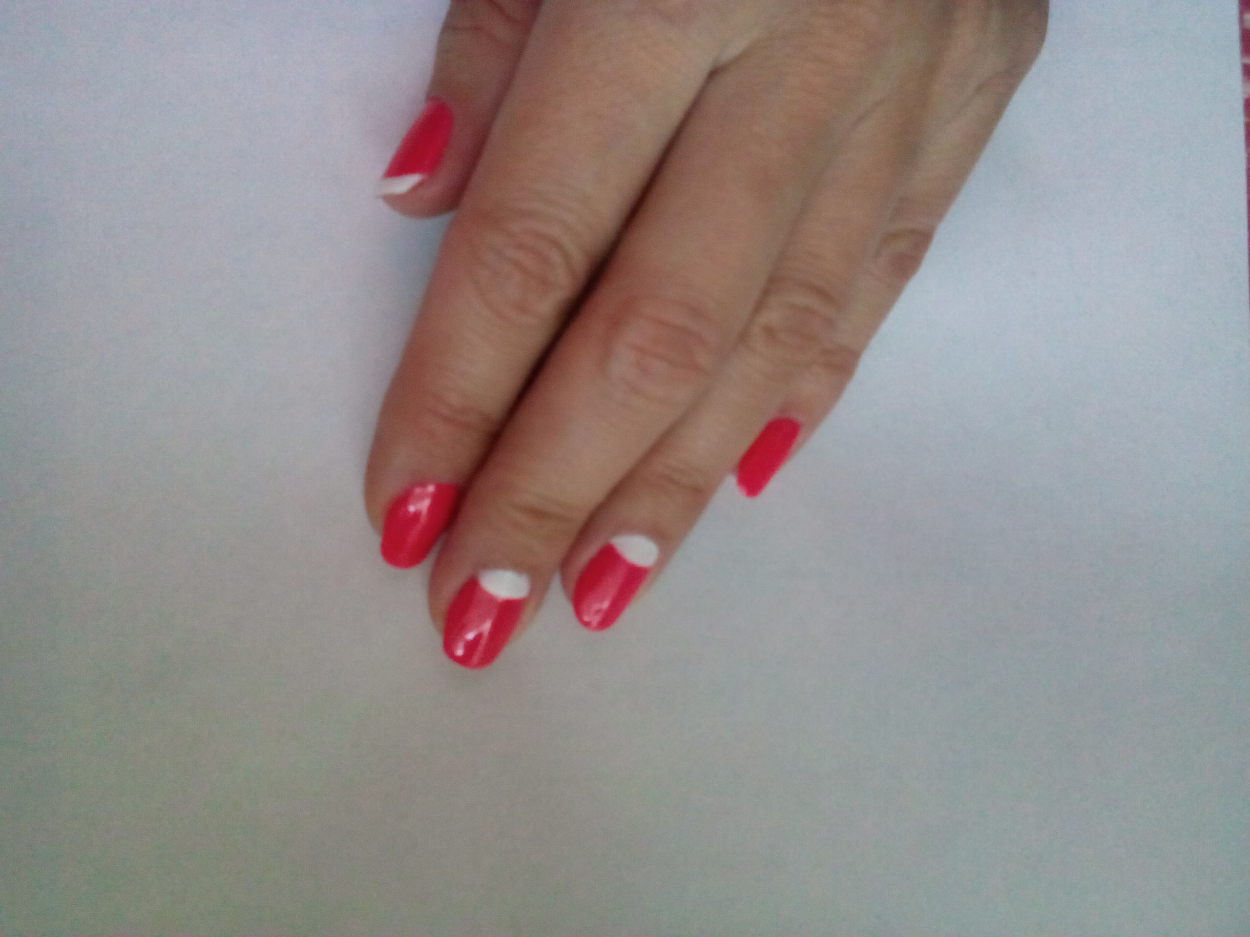 Маникюр, педикюр, покрытие гель-лаками и Shellac. Маникюр, педикюр, покрытие гель-лаками и Shellac.