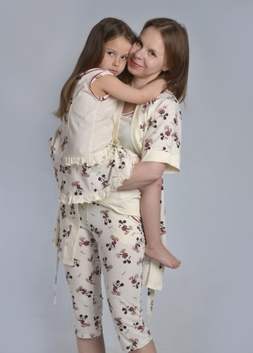 Одежда для дома и сна. Ночные сорочки, пижамы, халаты, топы, майки. Ночные сорочки для девочек – как у мамы, семейный стиль. Низкие цены Одежда для дома и сна. Ночные сорочки, пижамы, халаты, топы, майки. Ночные сорочки для девочек – как у мамы, семейный стиль. Низкие цены