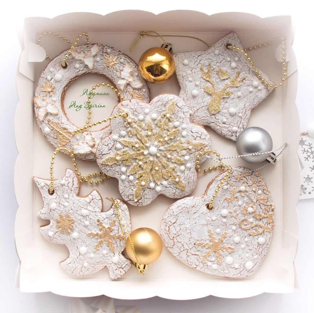 Пряники Новогодние "Украшения на Елку" Пряники Новогодние "Украшения на Елку"