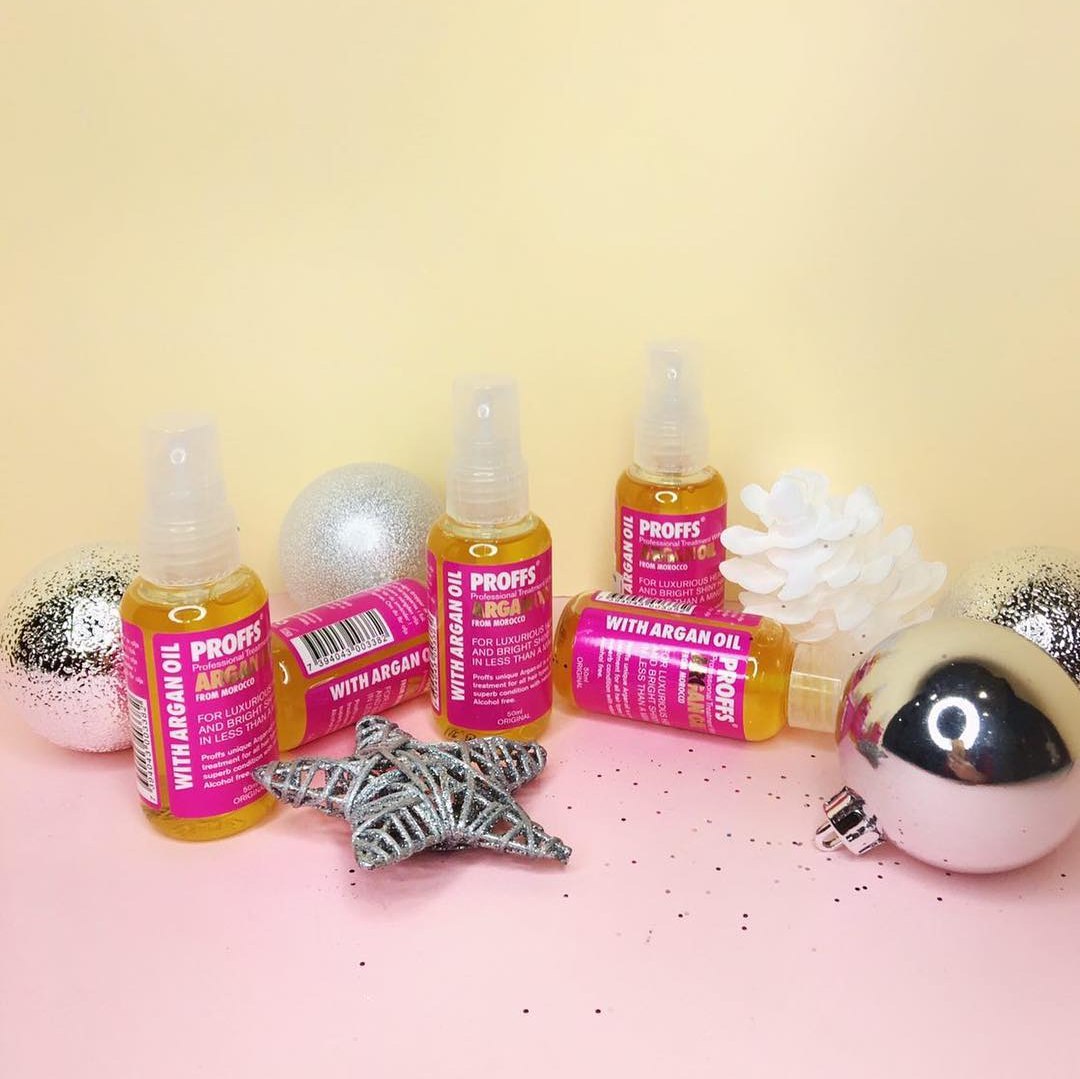 Не надо ждать новогоднего чуда - если мечтаешь о гладких, шелковистых волосах, хватай этот розовый флакончик и начинай ухаживать за ними уже сейчас! Не надо ждать новогоднего чуда - если мечтаешь о гладких, шелковистых волосах, хватай этот розовый флакончик и начинай ухаживать за ними уже сейчас!