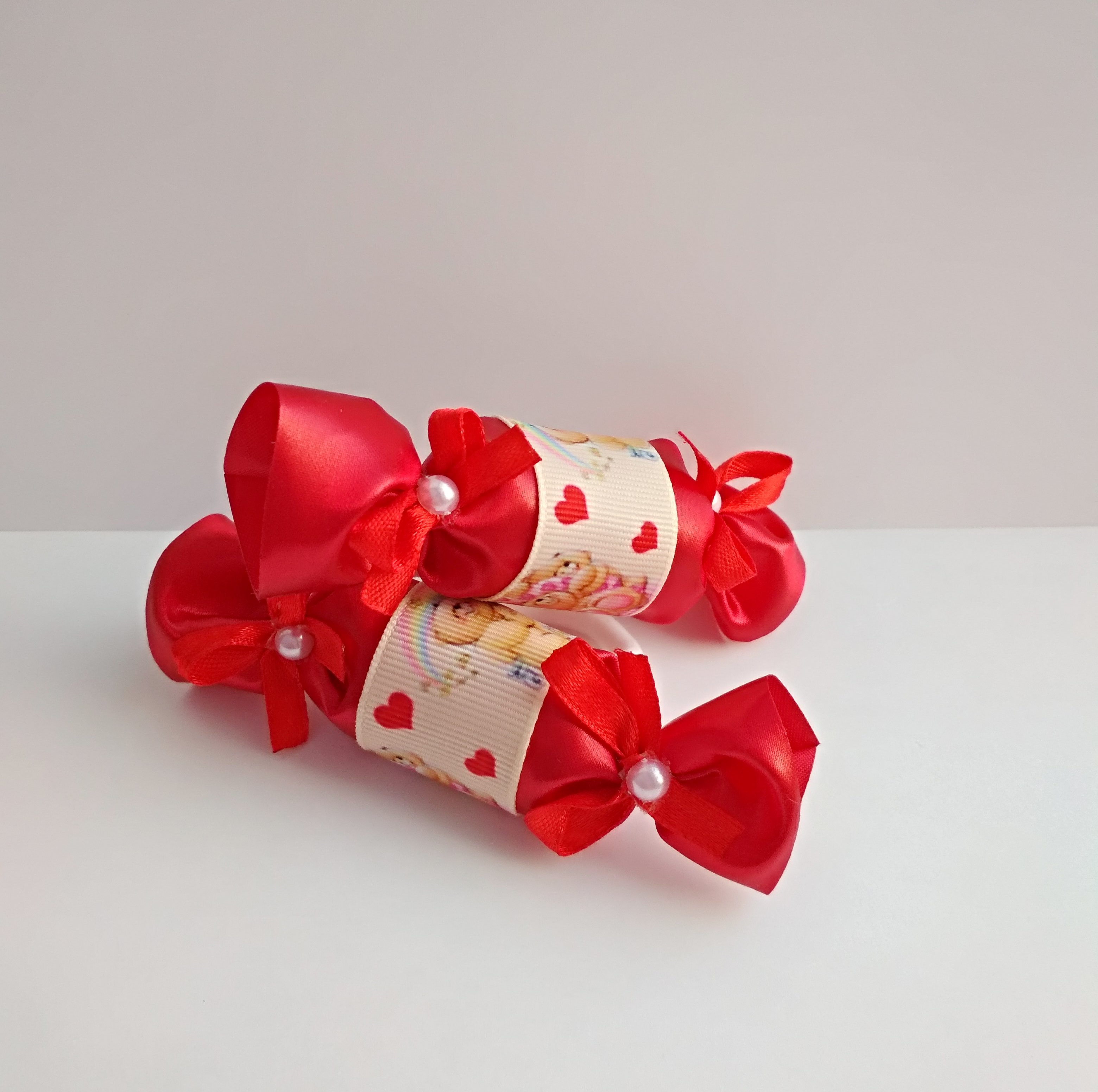 Конфетки !! Кому?)) Конфетки !! Кому?))