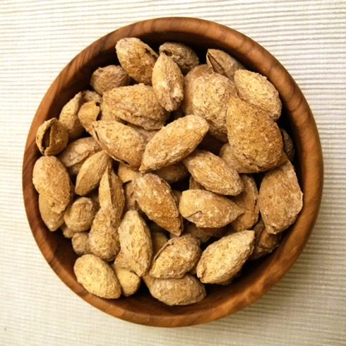 Миндаль жареный соленый в скорлупке. Невероятная вкуснятина! Миндаль жареный соленый в скорлупке. Невероятная вкуснятина!