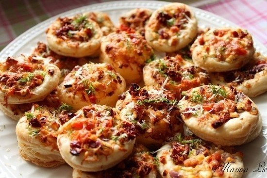 Маленькие пиццы Маленькие пиццы