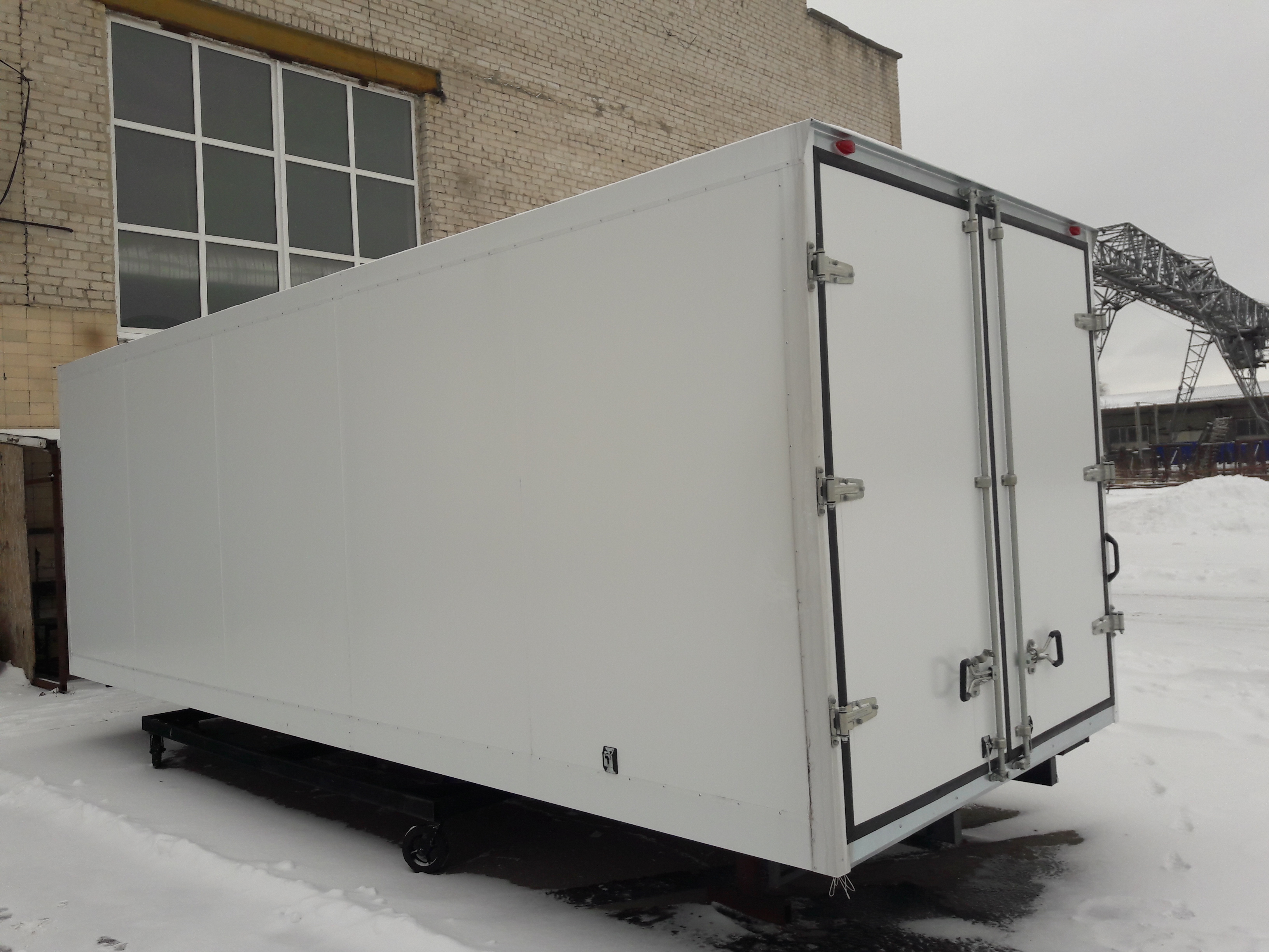 В продаже имеется фургон из сэндвич панелей В продаже имеется фургон из сэндвич панелей