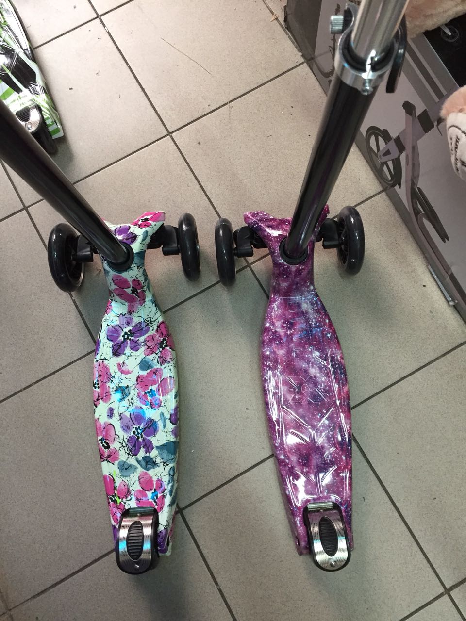 Сбор заказов. Хит сезона! Наши любимые трехколесные самокаты со светящимися колесами и модными принтами! Ребенок будет в восторге) Сбор заказов. Хит сезона! Наши любимые трехколесные самокаты со светящимися колесами и модными принтами! Ребенок будет в восторге)