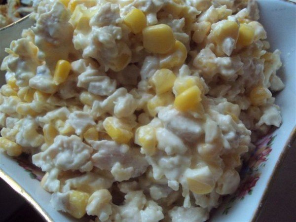 Куриный салатик с кукурузой Куриный салатик с кукурузой