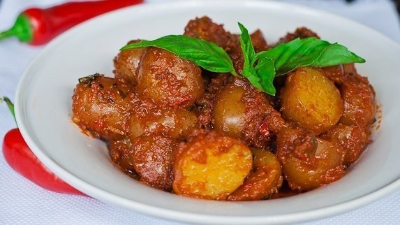 Картошка в остром красном соусе Картошка в остром красном соусе