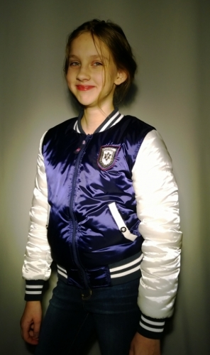 В наличии курточка бомбер р.44 В наличии курточка бомбер р.44